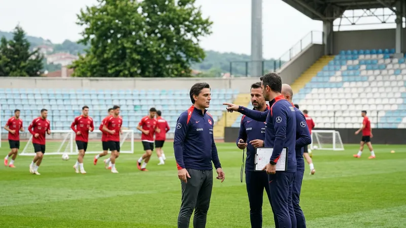 Montella'dan Fransa Maçı Öncesi İlk 11 Kararı