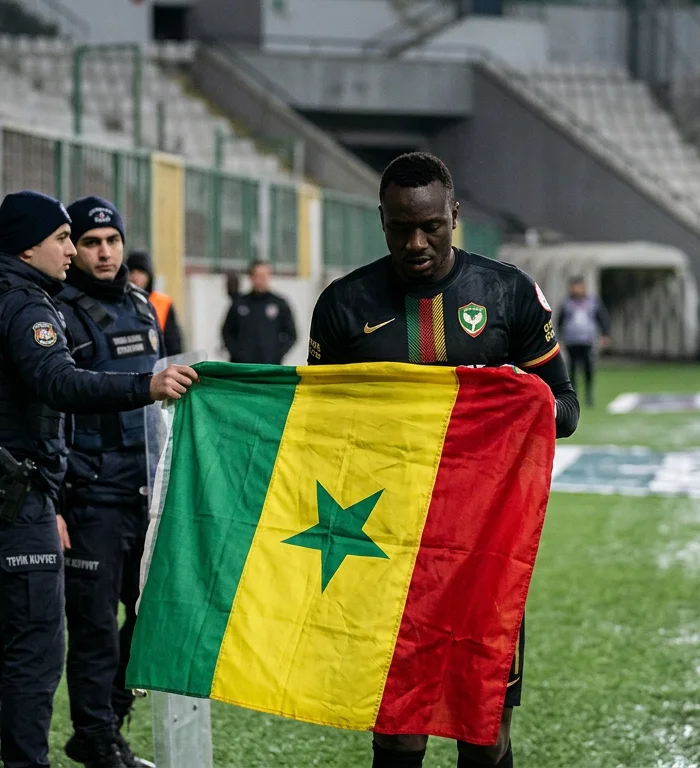 Amedsporlu Mbaye Diagne’ye maç sonrası Senegal bayrağı nedeniyle polis müdahalesi