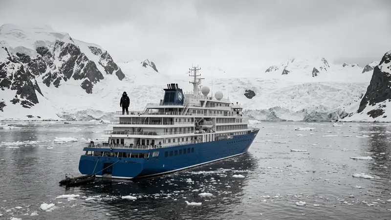 Antarctic Cruise Battles Hantavirus Outbreak
