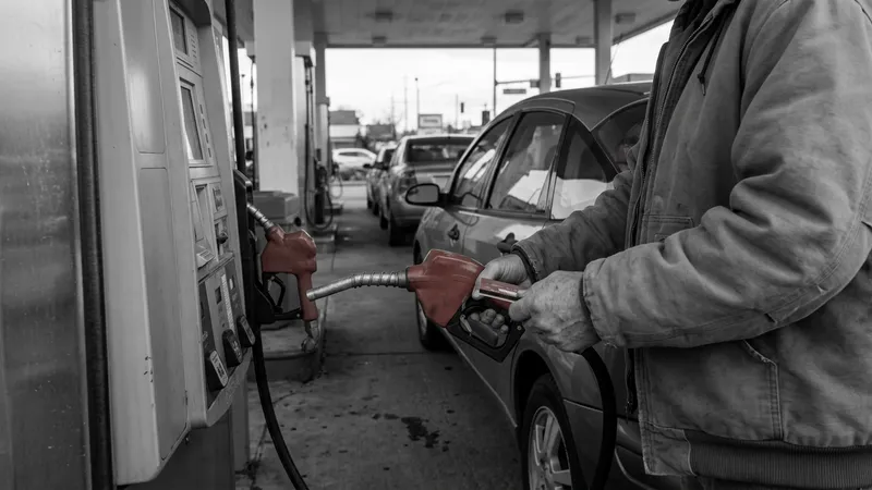 New York Fed: Gas price surge hits lower-income households hardest