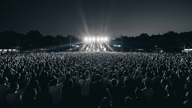 Şebnem Ferah’tan İstanbul’da ikinci konser: 27 Haziran’da KüçükÇiftlik Park’ta