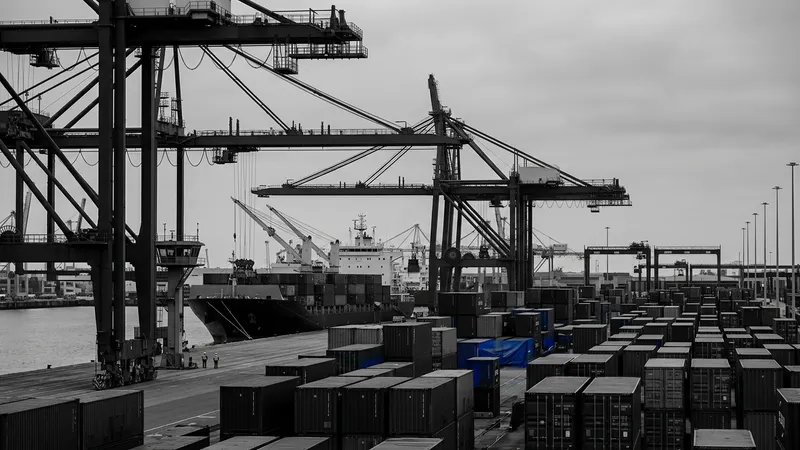 Trump Threatens EU With New Tariffs