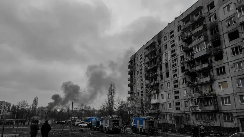 Russian Strikes Kill One, Injure 40 in Kyiv