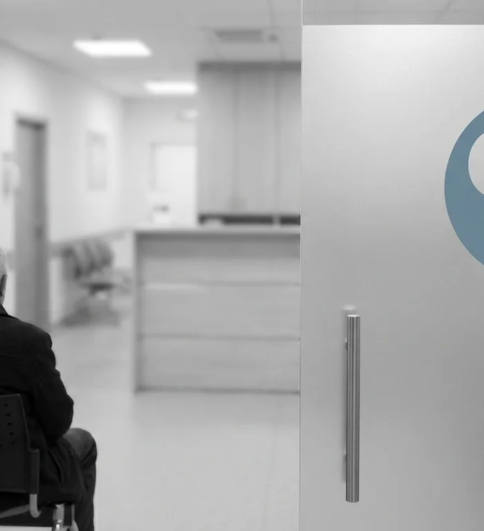 Prostat genç yaşta üremeyi destekler, 40 yaş sonrası büyüme idrarı etkileyebilir