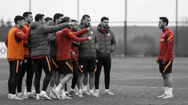 Galatasaraylı Futbolculardan Icardi'ye Kalma Çağrısı