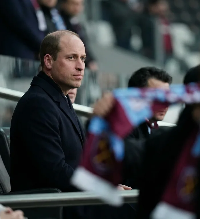 Prens William Dolmabahçe'de: Aston Villa'yı destekledi