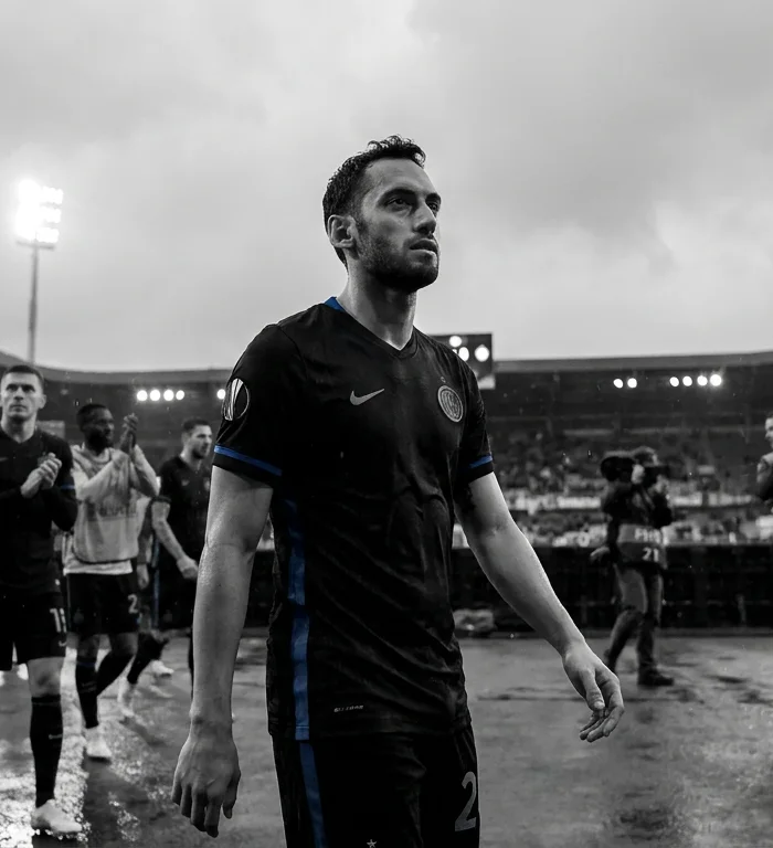 Vieri, Çalhanoğlu'nu En İyi Beş Orta Sahadan Biri Olarak Gördü