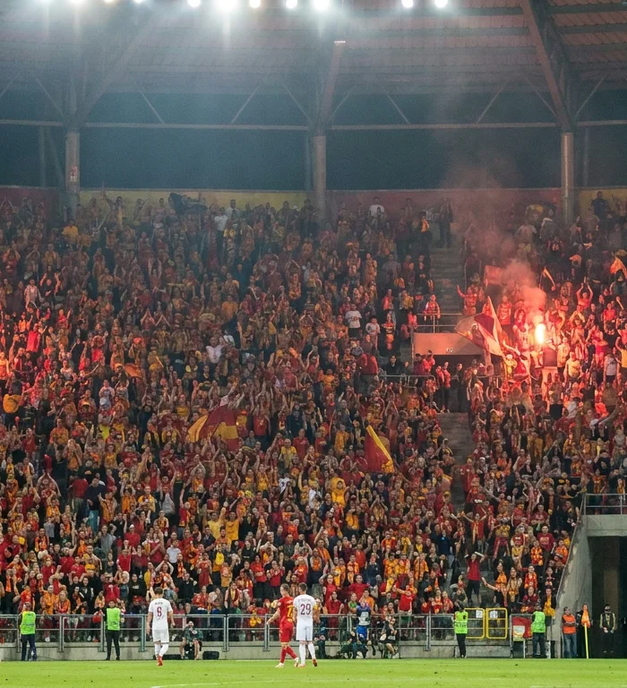 Jones Praises Galatasaray Atmosphere as Unforgettable