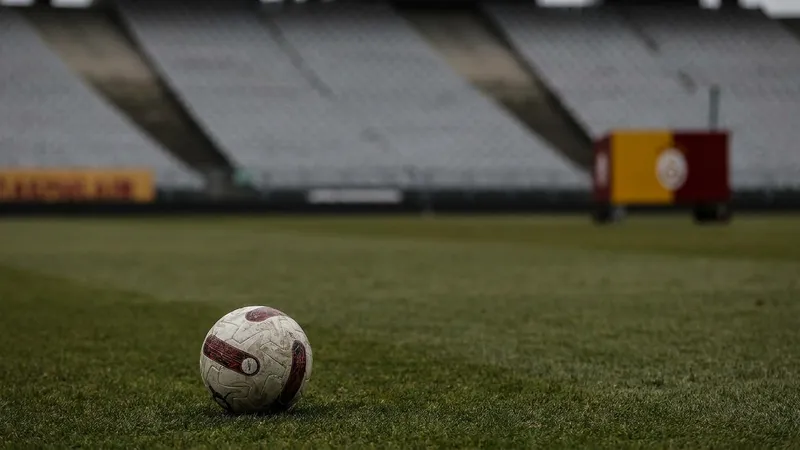 Galatasaray, Yunus Akgün'ü Takımda Tutuyor