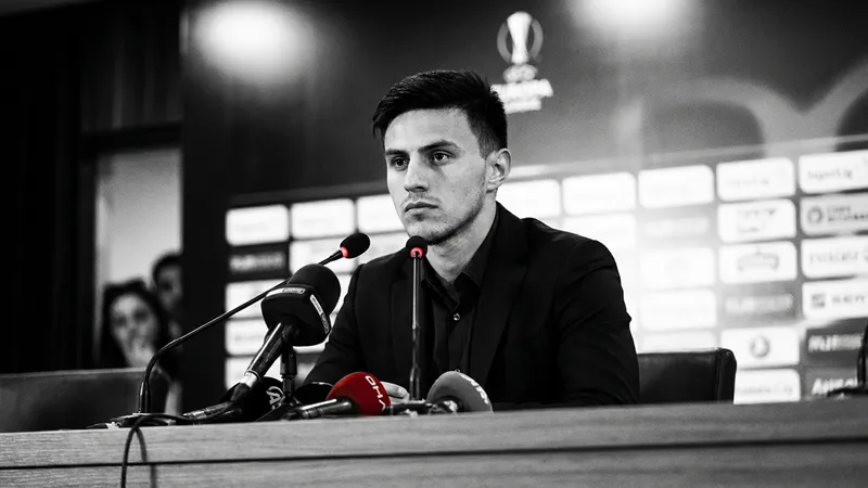 Eljif Elmas'tan Türkiye ve Transfer Açıklaması