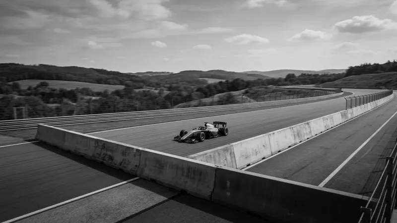 Noel Leon Secures Maiden Formula 2 Pole Position in Austria