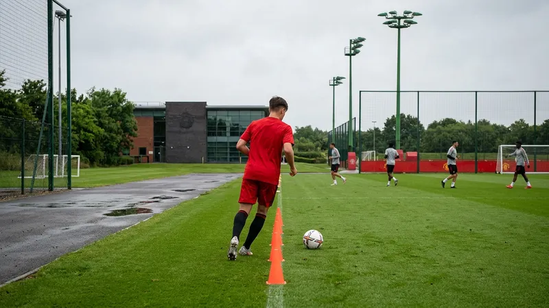 Man Utd Offers Final Deal to 16-Year-Old Gabriel Amid Real Madrid Interest
