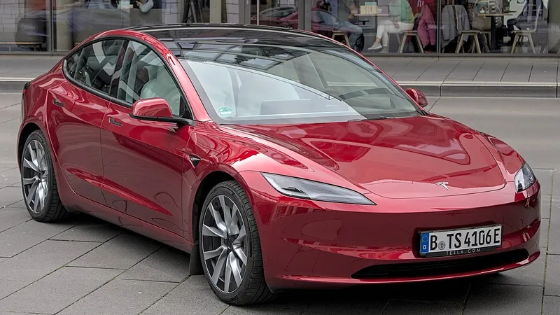 Tesla FSD Destekli Ölümlü Kazada Sürücüye Cezai Suçlama