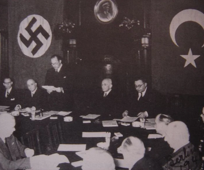 AYM, Cumhurbaşkanlığı Kararnamesi'nin Kadro Kısmını İptal Etti