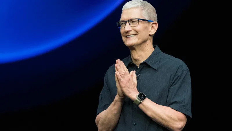 Apple CEO'su Tim Cook 64 milyon dolarlık hisse satışı gerçekleştirdi